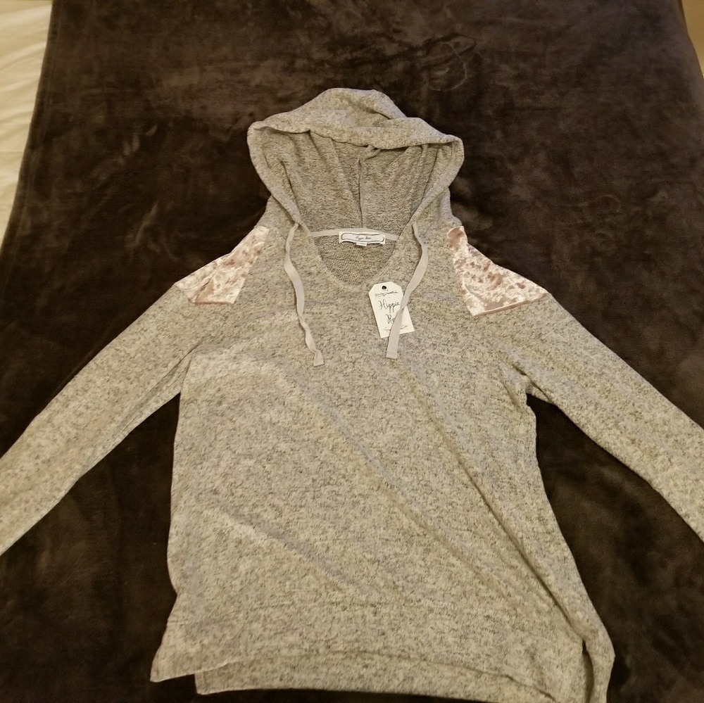 Long sleeve hooded shirt